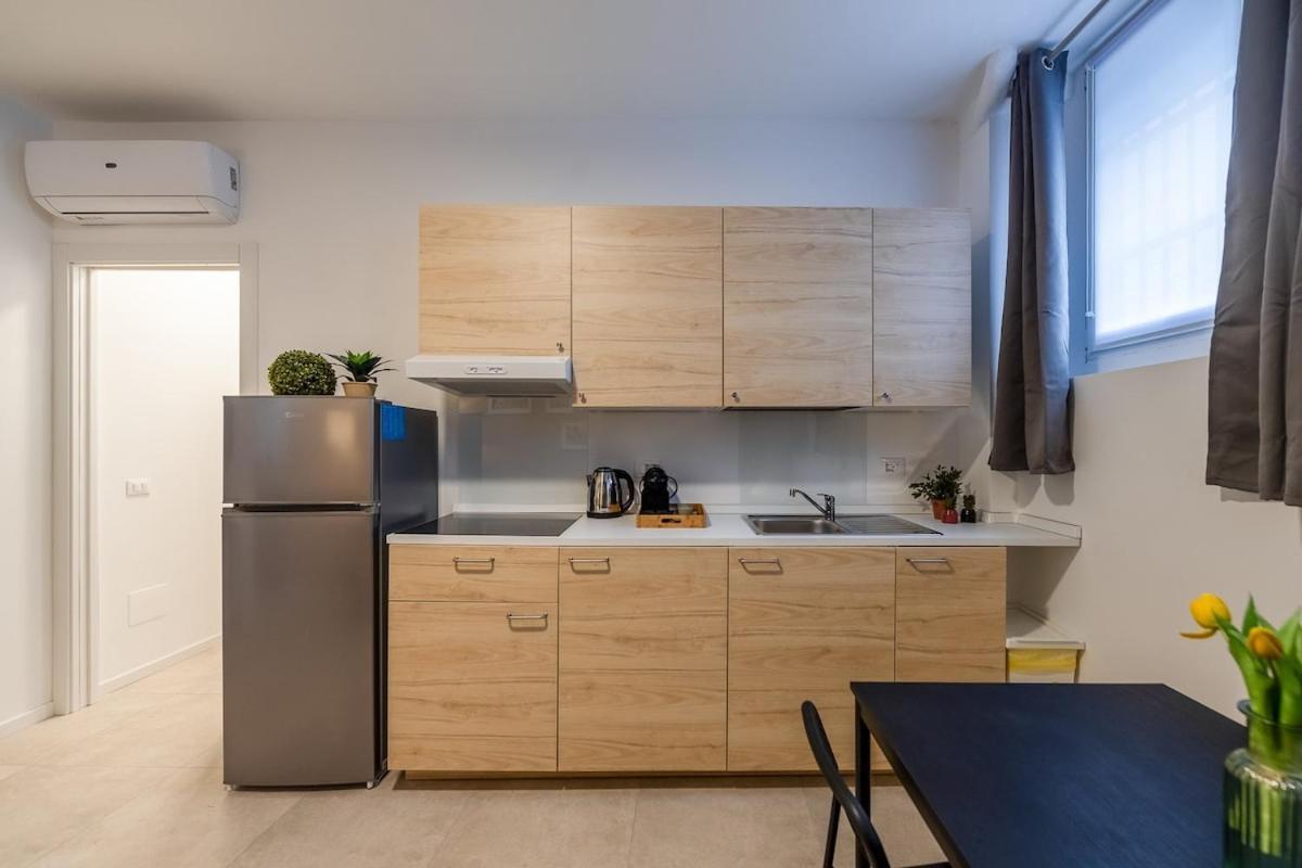 Апартаменты Authentic Private Flat 2 Min From Navigli Милан Экстерьер фото